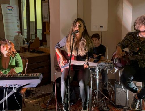 Concerto no Caffè Sociale em Mondovi (Itália)